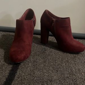 Beautiful burgundy Nine West ladies ankle boots
